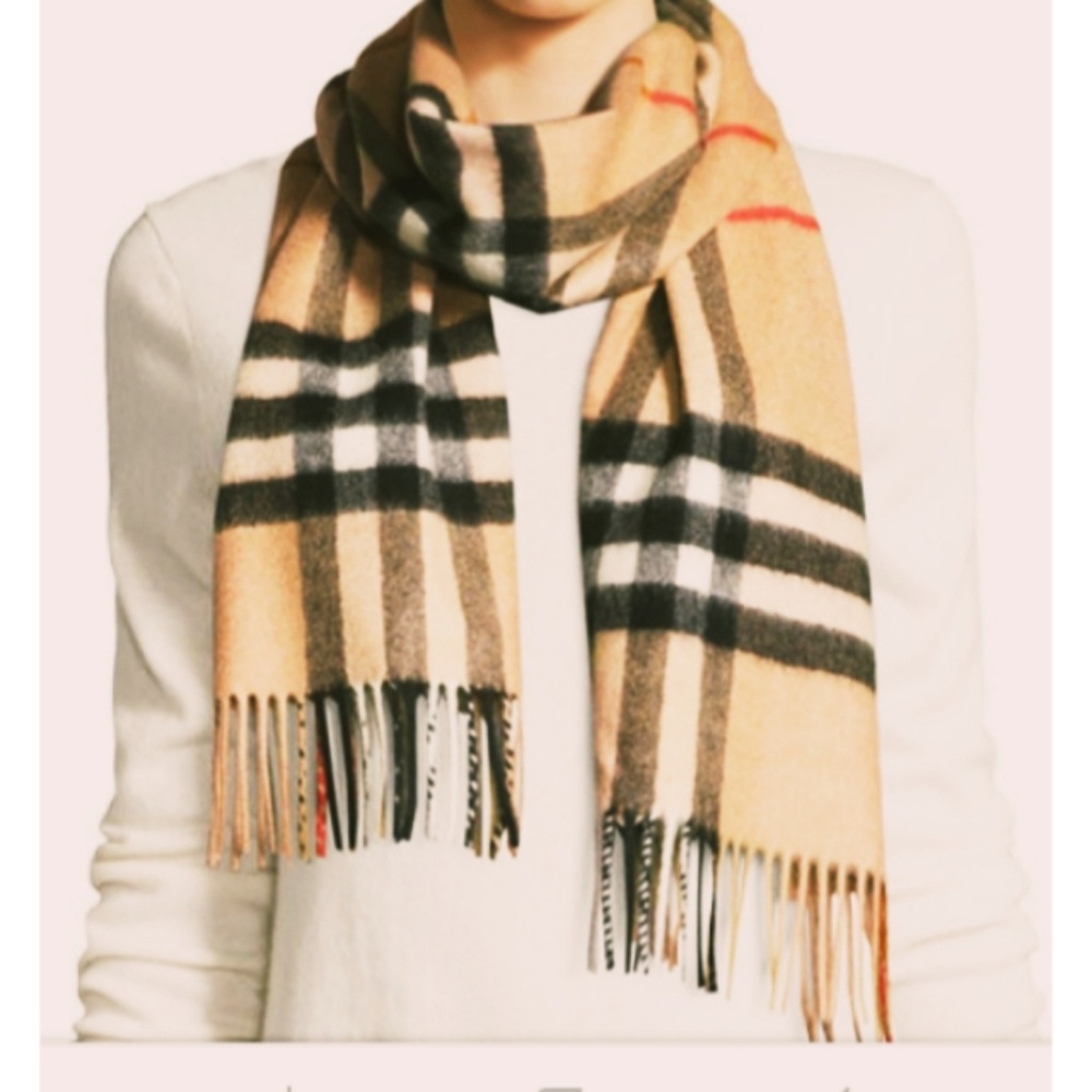 Iconic Check Scarf - Picture 2 of 5